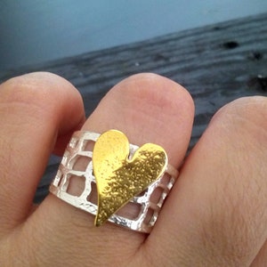 Zilveren ring met gouden hart afbeelding 1