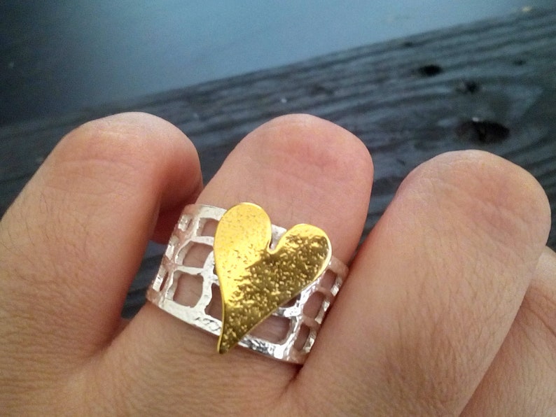 Zilveren ring met gouden hart afbeelding 1