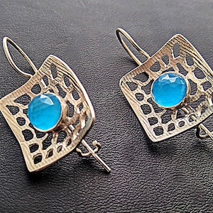 Geometric silver earring with Turquoise stone, turquoise bridesmaid earrings, genuine turquoise stone earrings, 5th anniversary gift for her