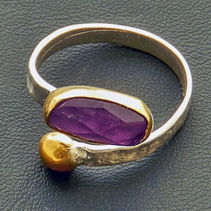 Silver ring with Amethyste stone, spiral ring, modern ring, adjustable ring, open silver ring, gift for wife, gift for her, Greek jewelry