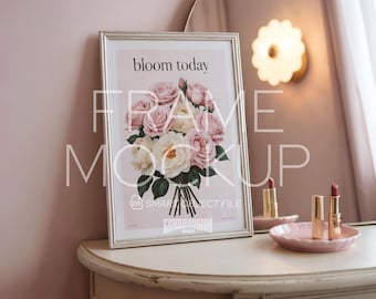 Maqueta de marco de tocador elegante / Póster plateado PSD / Arte elegante para dormitorio - Maquetas de ilustraciones DIN A