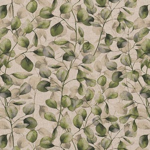 Könnte beinhalten: Ein nahtloses Muster mit grünen Eukalyptusblättern und -zweigen auf beigem Hintergrund. Die Blätter weisen verschiedene Grün- und Grautöne auf und bilden ein natürliches, botanisches Design. Der Hintergrund hat ein strukturiertes Aussehen.