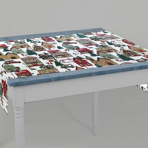 Camino de mesa navideño manta central 40 cm de ancho lona algodón mesa navideña decoración del hogar color blanco verde rojo marrón menta. Motivo "Pueblo de invierno"
