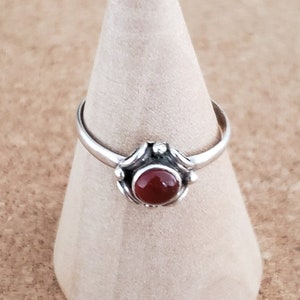 Vintage Sterling Silver and Red Glass Ring, Boho Jewelry | Ring Size UK=Q.5 USA=8.25