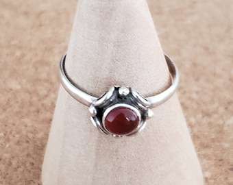 Vintage Sterling Silver and Red Glass Ring, Boho Jewelry | Ring Size UK=Q.5 USA=8.25
