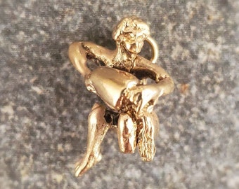 Vintage 9ct Gold Aquarius Charm by William J Pellow | Star Sign Jewelry