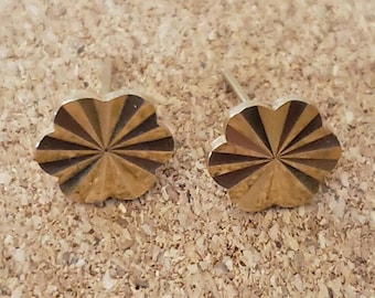 Vintage 9ct Gold Flower Stud Earrings | Boho Jewelry