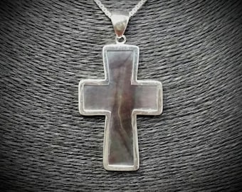 Vintage Sterling Silver & Abalone Cross Pendant and Box Chain Necklace | Necklace Size UK=55cm USA=21.6