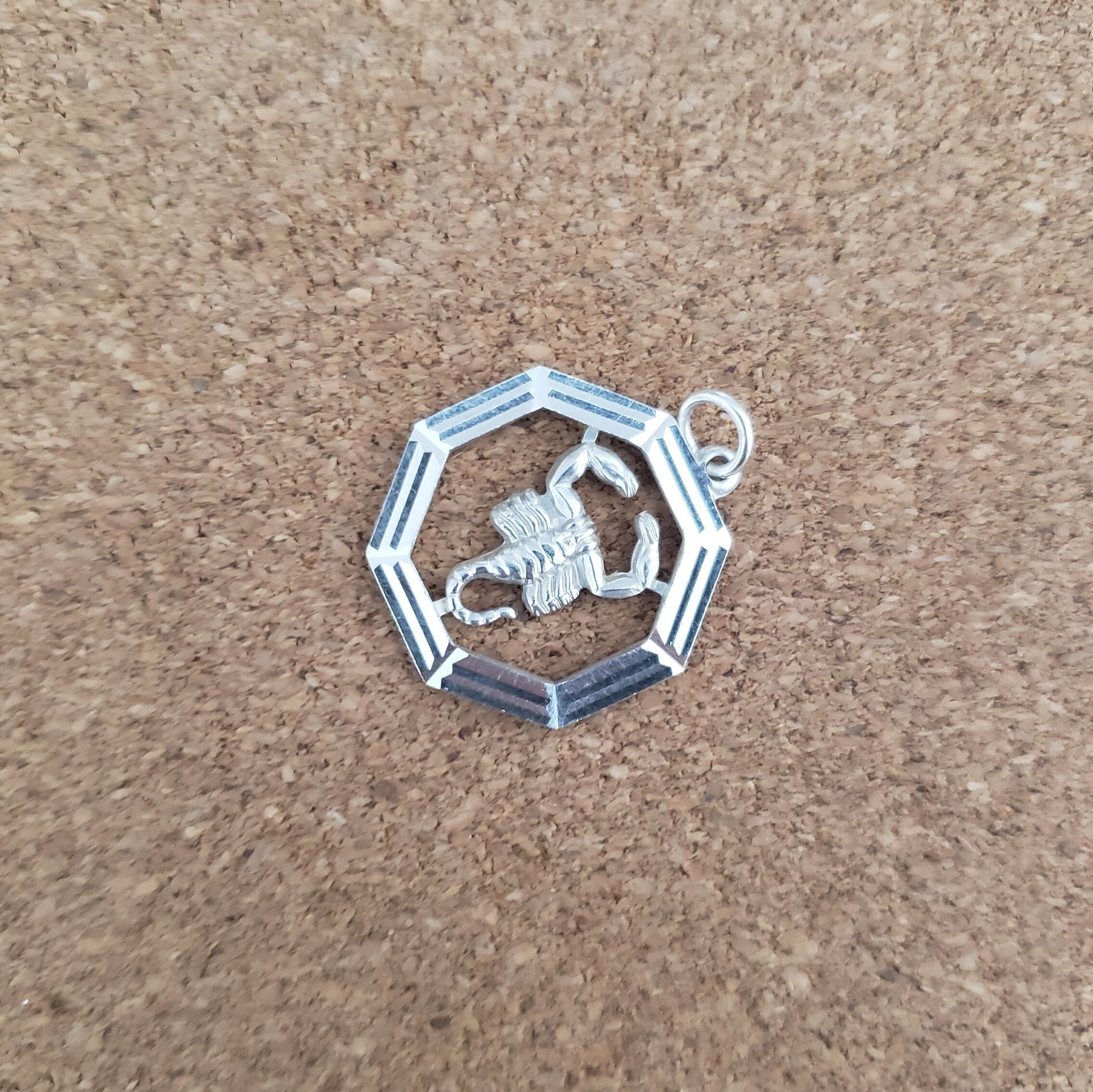 Pendentif Vintage Signe Du Zodiaque SCORPION En Argent Massif - Occasion