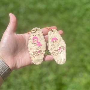 Karol G keychain, Bichota season keychain, Karol G gift, Karol G fit, wood keychain, mañana sera bonito keychain