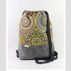 Turnbeutel Rucksack grafisch Ornamente Wildlederimitat grau in Größe M