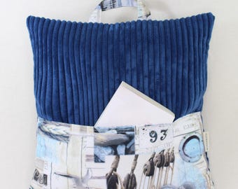 Lesekissen Tragekissen Kissen mit Tasche aus Cordstoff blau Motiv maritim für Buch, E-Reader oder Tablet