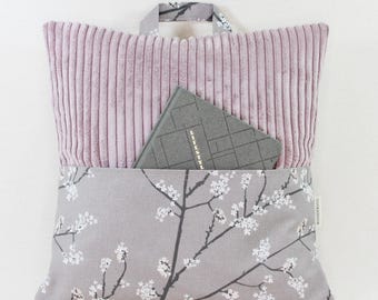 Lesekissen Tragekissen Kissen mit Tasche aus Cordstoff lavendel und Motiv Blüten Äste für Buch, E-Reader oder Tablet Buchkissen Geschenkidee