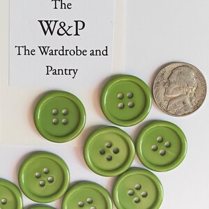 Set of 5, 3/4" (20mm) Green Plastic Buttons, Ridged Front, Flat Back