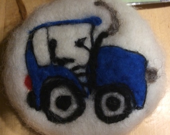 Eingefilzte Pflanzenöl-Seife, blauer Traktor