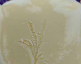 Lavendelseife (handgefertigte Pflanzenölseife)