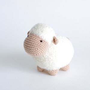 Amigurumi sheep pattern - Crochet sheep tutorial - Sheep toy pattern - Cute crochet sheep - Amigurumi sheep - Kawaii toy - Squishy - Fuzzy