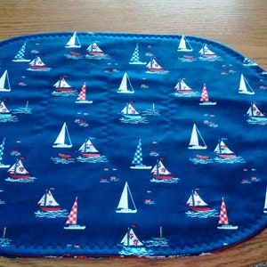 Oval placemats