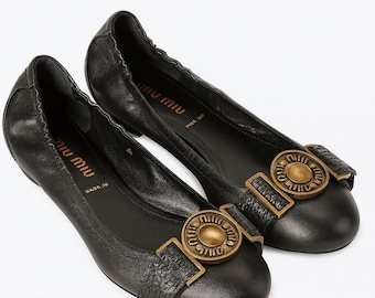 Bailarinas MIU MIU PRADA de piel negra con logo dorado antiguo para mujer. Zapatos de diseño. Tallas RU 3.5, EE. UU. 6, UE 36.
