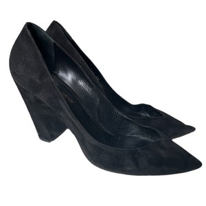 YVES SAINT LAURENT woman black suede leather vintage 80&#39;s decolte wedge pumps. One of the kind.