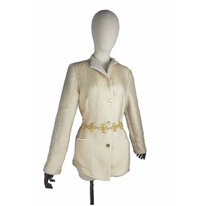 LOUIS FERAUD Paris ladies light quilted gold shimmered blazer jacket. Us 6. Uk 10. Eu 38. Ladies designer blazer jacket.