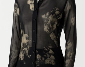 Camisa vintage de seda italiana con estampado floral, de malla transparente y botones para dama, años 90.