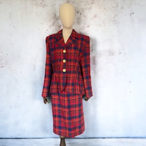 YVES SAINT LAURENT 80er Jahre Frau Rot Tartan Bleistift Rock Plissee Jacke Zweiteiler Wolle Set.