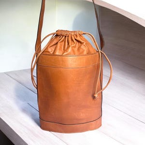 FABRIS ROMA 80&#39;s  italian artisan cognac brow bucket style leather shoulder bag.
