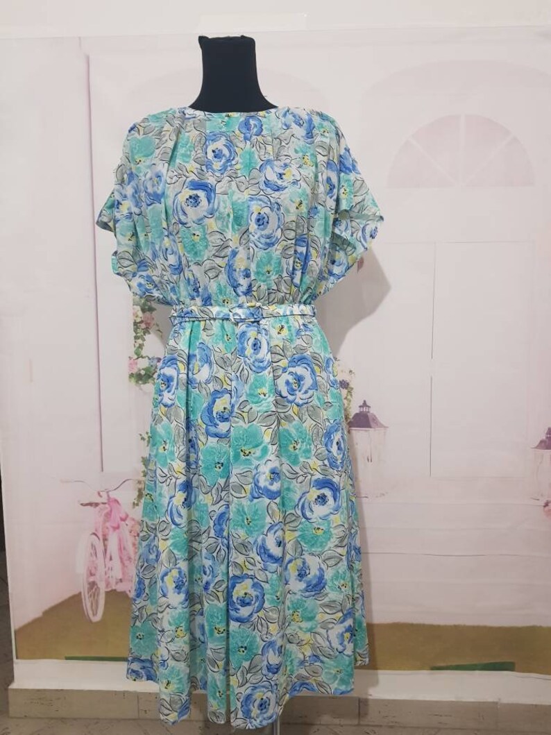 Day dress Sun dress. Ladies 50/'s floral design novelty print baby blue blue roses ruffle matching belt dropped sleeve dress