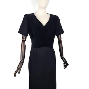 Vintage 70's Italian designer wool and velvet dress Uno and Una classy black dress. M. Italian Couture coctail dress. image 4