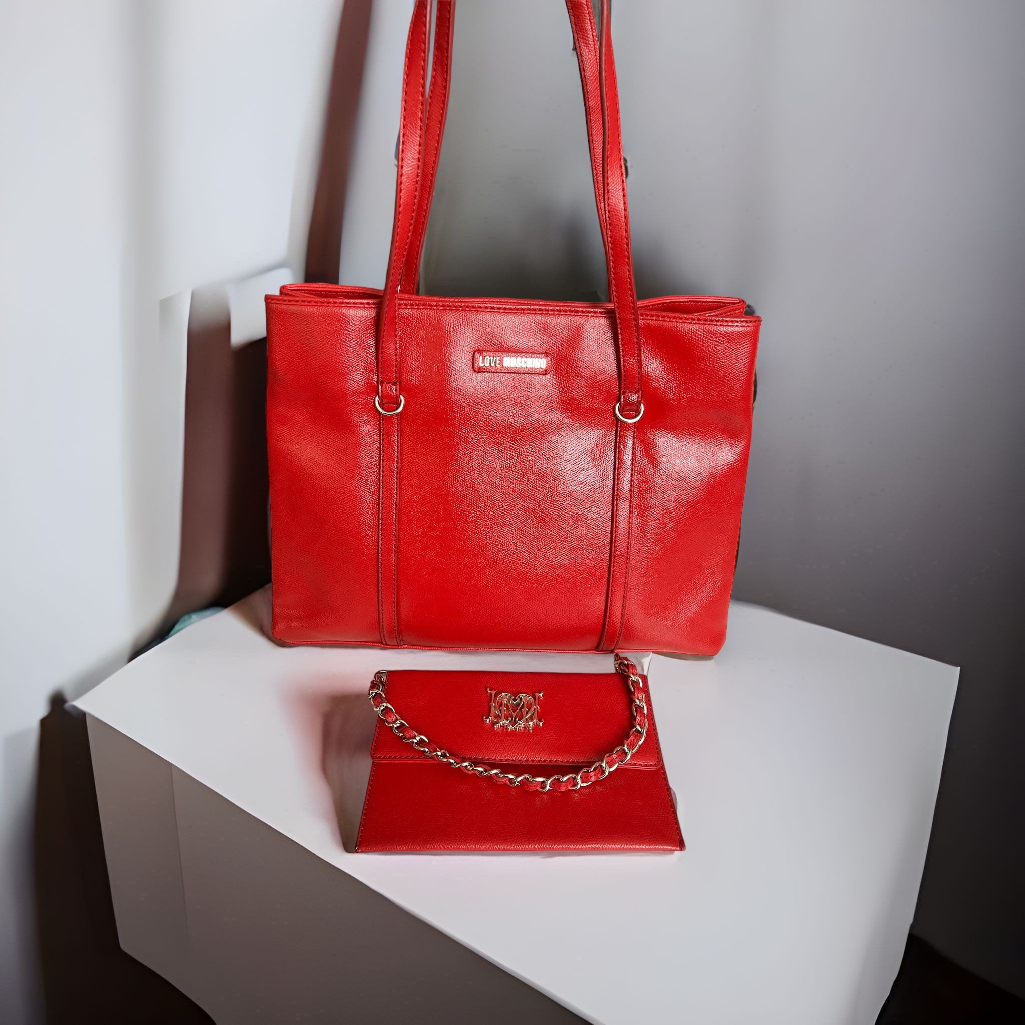 Love MOSCHINO Red Leather Tote Bag With Detachable Logo 