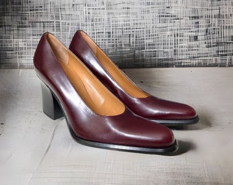 SERGIO ROSSI burgundy and black block wooden heel woman pumps. Size us 7, uk 3.5, eu 36.