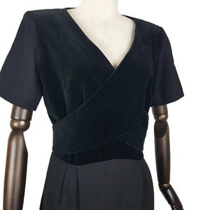 Vintage 70's Italian designer wool and velvet dress Uno and Una classy black dress. M. Italian Couture coctail dress. image 2