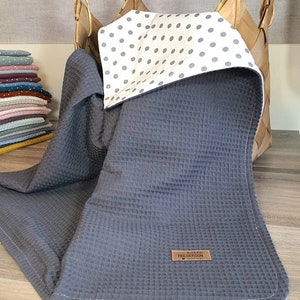 Baby blanket waffle piqué/cuddly blanket waffle fabric/personalizable with name/stroller blanket/gift birth/anthracite dots white