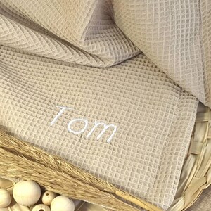 Baby blanket waffle piqué / blanket customizable with name / pram blanket waffle fabric beige fleece white