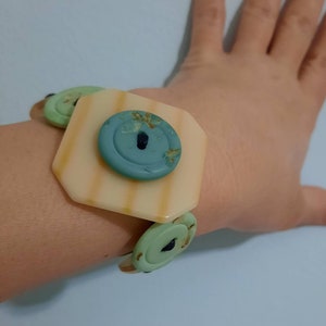 Button bracelet /Handmade Jewelry/ Button Jewelry / StAnaButton bracelet