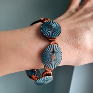 Jewelry handmade / Button bracelet / Button Jewelry / Vintage / Handmade Jewelry/Metal button Patina /Antique