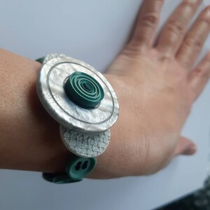 Button Bracelet/Bracelet like Watch/Handmade Jewelry/Button Jewelry/Womens bracelet
