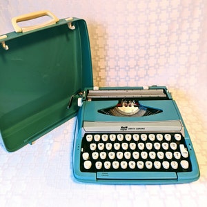 Vintage Smith Corona Corsair Deluxe Blue Typewriter Working 1960s