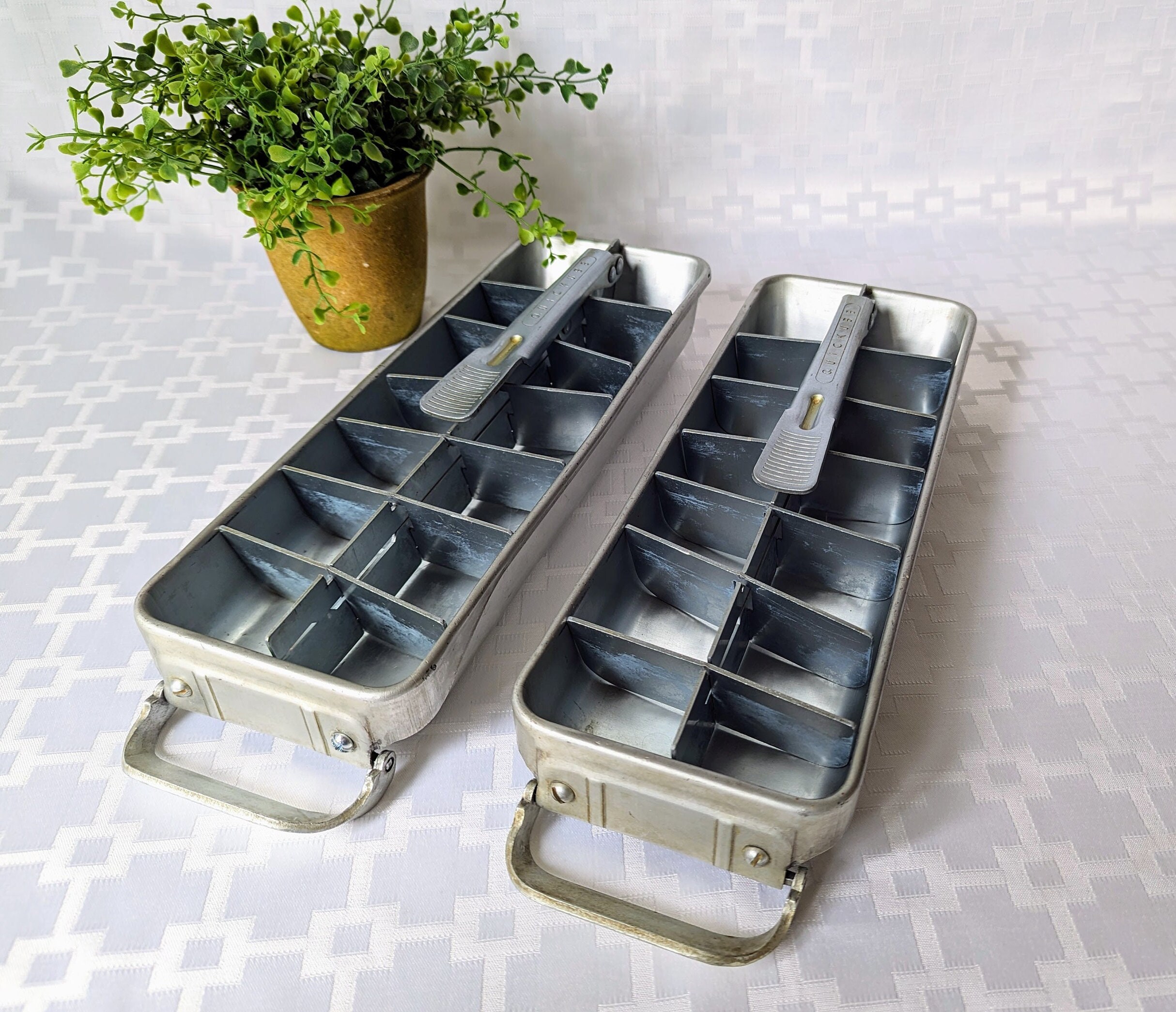 Vintage 1950's Aluminum Metal Ice Tray With Easy Release Handle