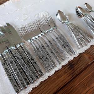 Vintage 35 Piece Stainless Flatware Set - Oneida Deluxe Stainless "Spanish Mood", Mid Century Silverware Black and Silver Handles