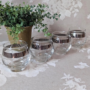 Set of 4 Mid Century Small Roly Poly Glasses Vintage Silver Rim Cordial Glasses MCM Barware Dorothy Thorpe Style Silver Band Bar Glasses