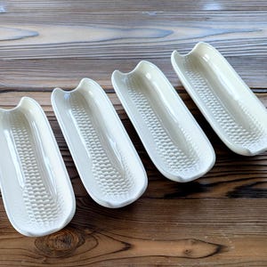 Set of 4 Vintage Pfaltzgraff Ceramic Corn on the Cob Dishes, Retro Corn Holders, White Ceramic Corn Trays, Farmhouse Kitchen Serveware