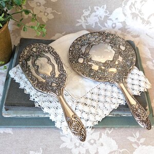 Vintage Silver Plated Ornate Floral Hair Brush And Comb Vanity Set Vintage Ornate Hair Brush & Comb Set Silver Plated Vanity  main image 2