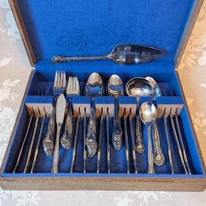 Vintage 71 Piece Stainless Flatware Set Wallace Silver &quot;Plantation&quot; Complete Service for 12 Extra Teaspoons/Serving Pieces in  Storage Chest