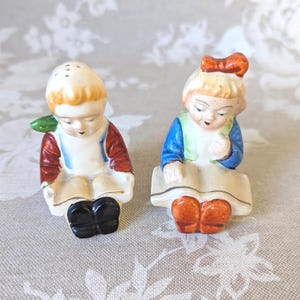 Japan Child Reading - Etsy