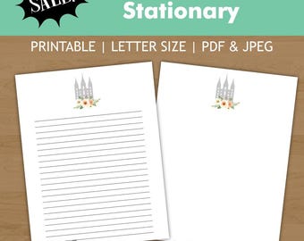 Puede incluir: Papelería blanca imprimible con páginas rayadas y sin rayas. Cada página presenta una ilustración gris de un edificio con detalles florales. El texto dice "SALE! Lined & Unlined Stationary" y "PRINTABLE | LETTER SIZE | PDF & JPEG".