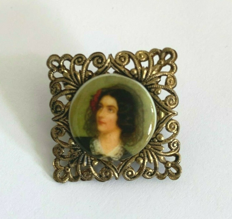 Vintage Brass Brooch Pin Porcelain Picture of Girl Intricate Detail 1 x 1