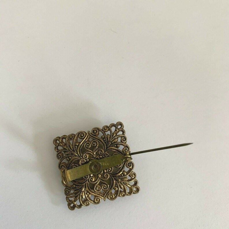 Vintage Brass Brooch Pin Porcelain Picture of Girl Intricate Detail 1 x 1