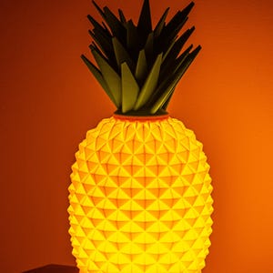 Pineapple Lamp - A fruitful decor to brighten up your living space!